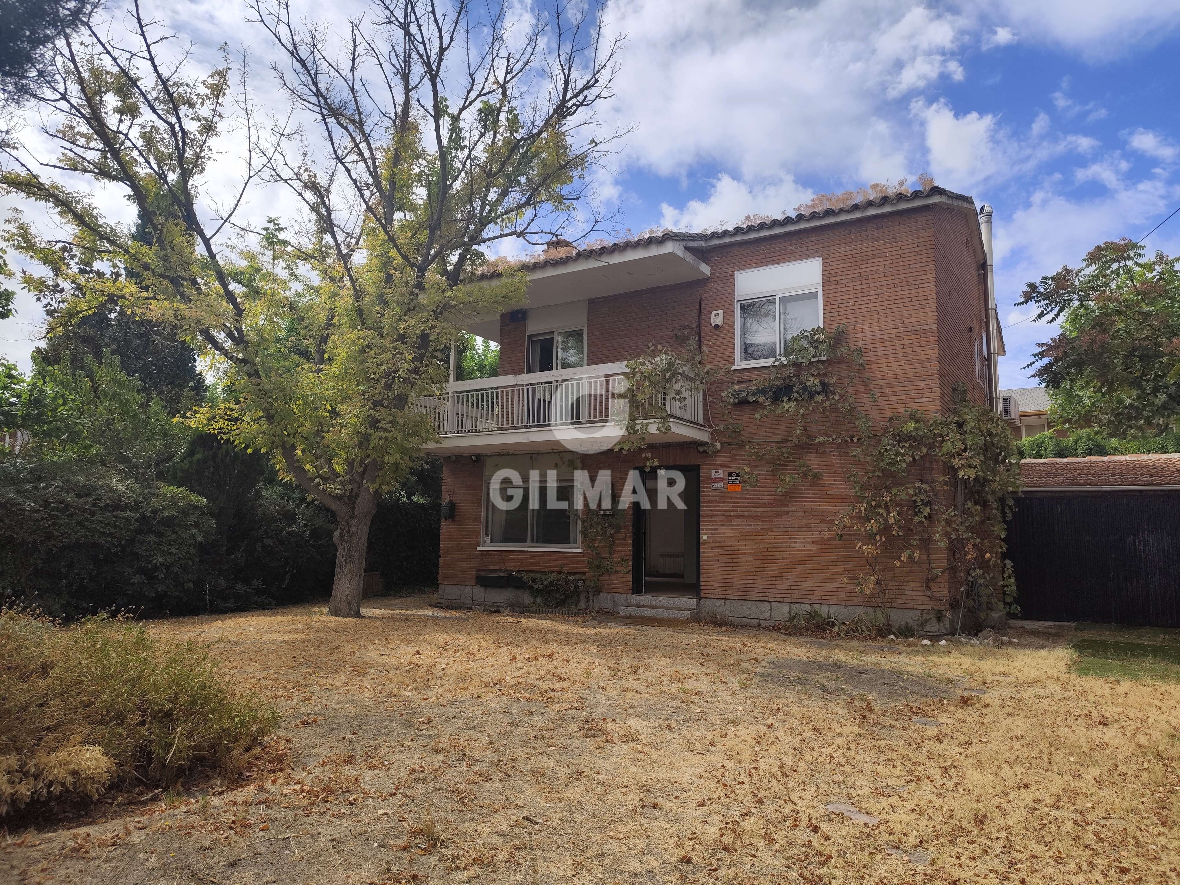 Exterior view of Single-family semi-detached for sale in  Madrid Capital  with Heating and Private garden