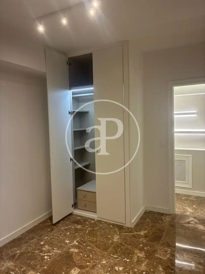 Flat for rent in Valencia  with Air Conditioner, Heating and Terrace
