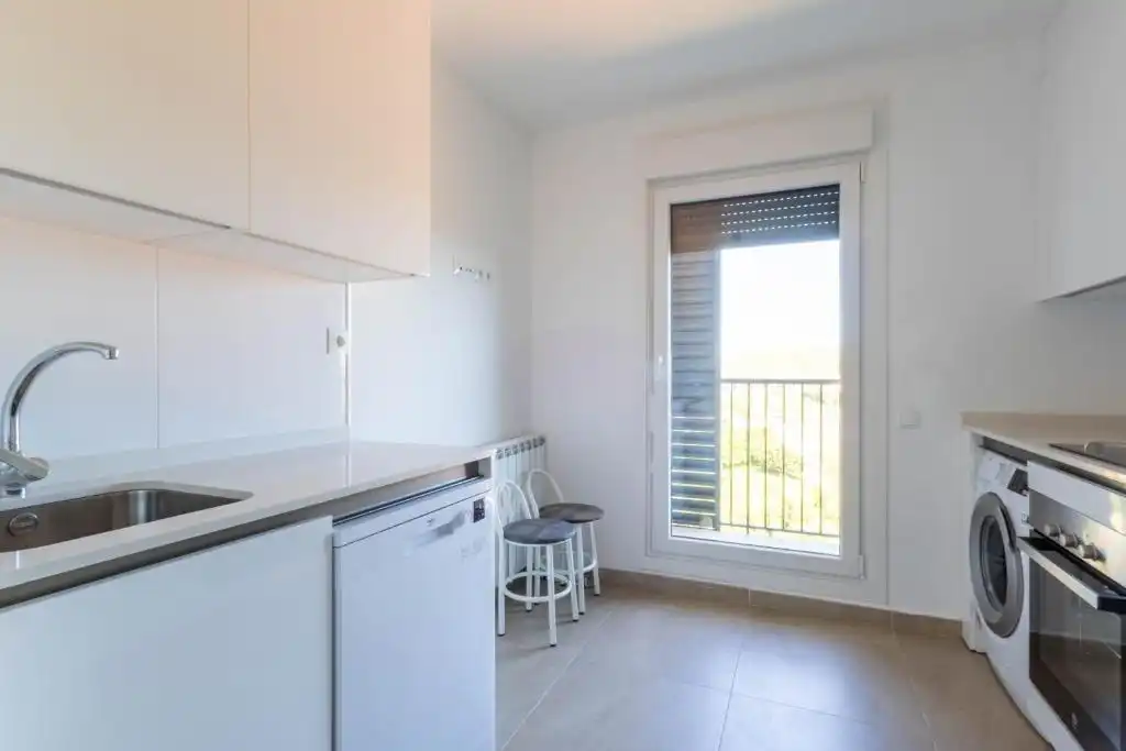 Cocina de Piso de alquiler en Santa Cruz de Bezana con Calefacción, Amueblado y Balcón