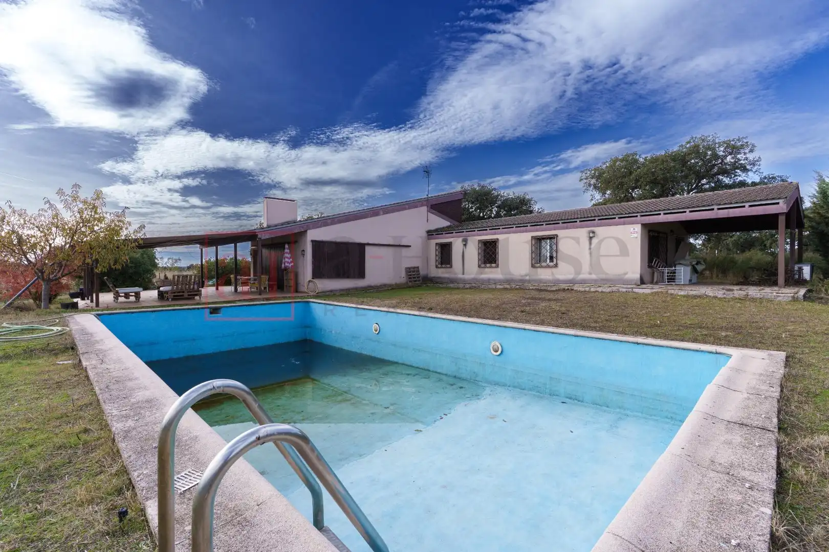 Piscina de Finca rústica en venda en Villanueva de la Cañada amb Calefacció, Jardí privat i Piscina