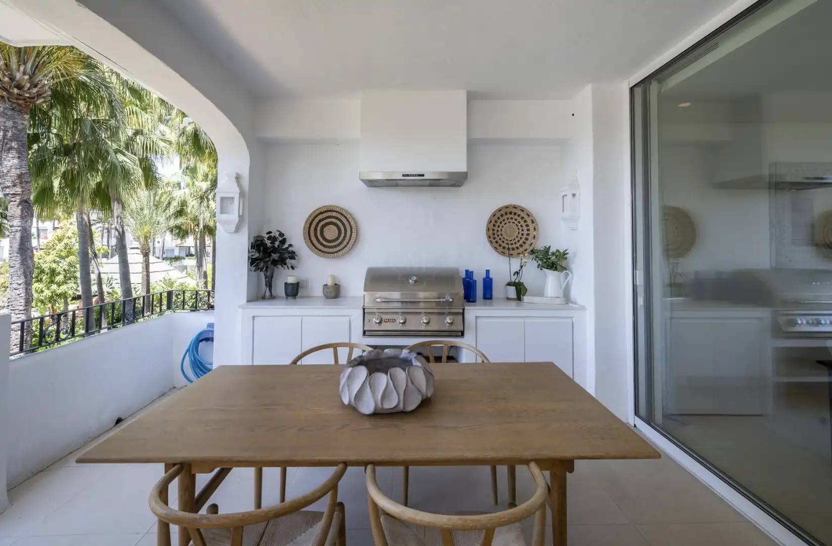 Terrasse von Dachboden zur Miete in Marbella mit Klimaanlage, Schwimmbad und Möbliert