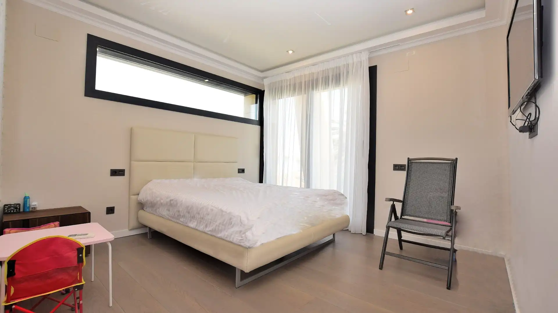 Bedroom of Houses for sale in Cambrils  with Air Conditioner, Private garden and Parquet flooring