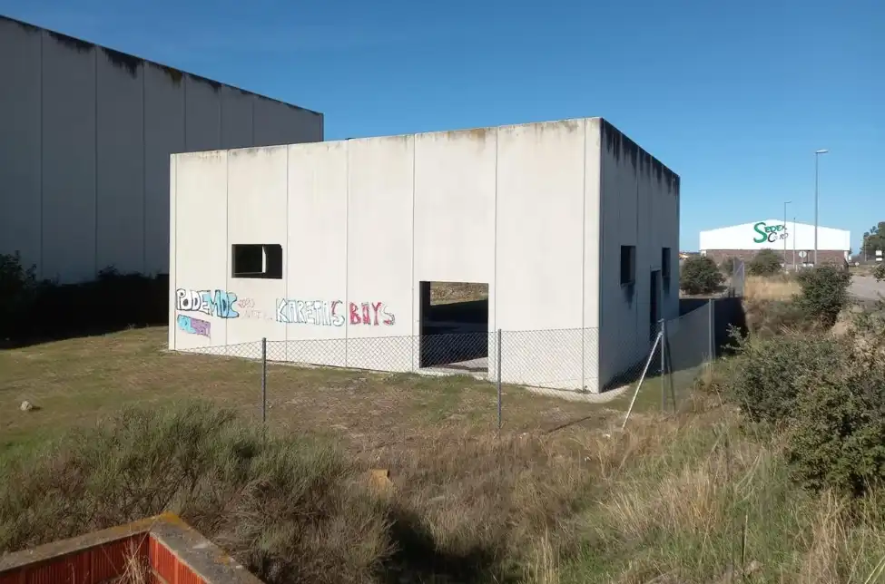 Nau industrial en venda a Calle Pol la Dehesilla