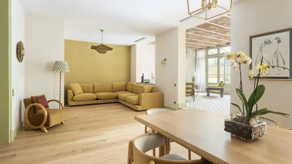 Sala de estar de Apartamento en venta en Barcelona con Aire acondicionado, Jardín privado y Parquet