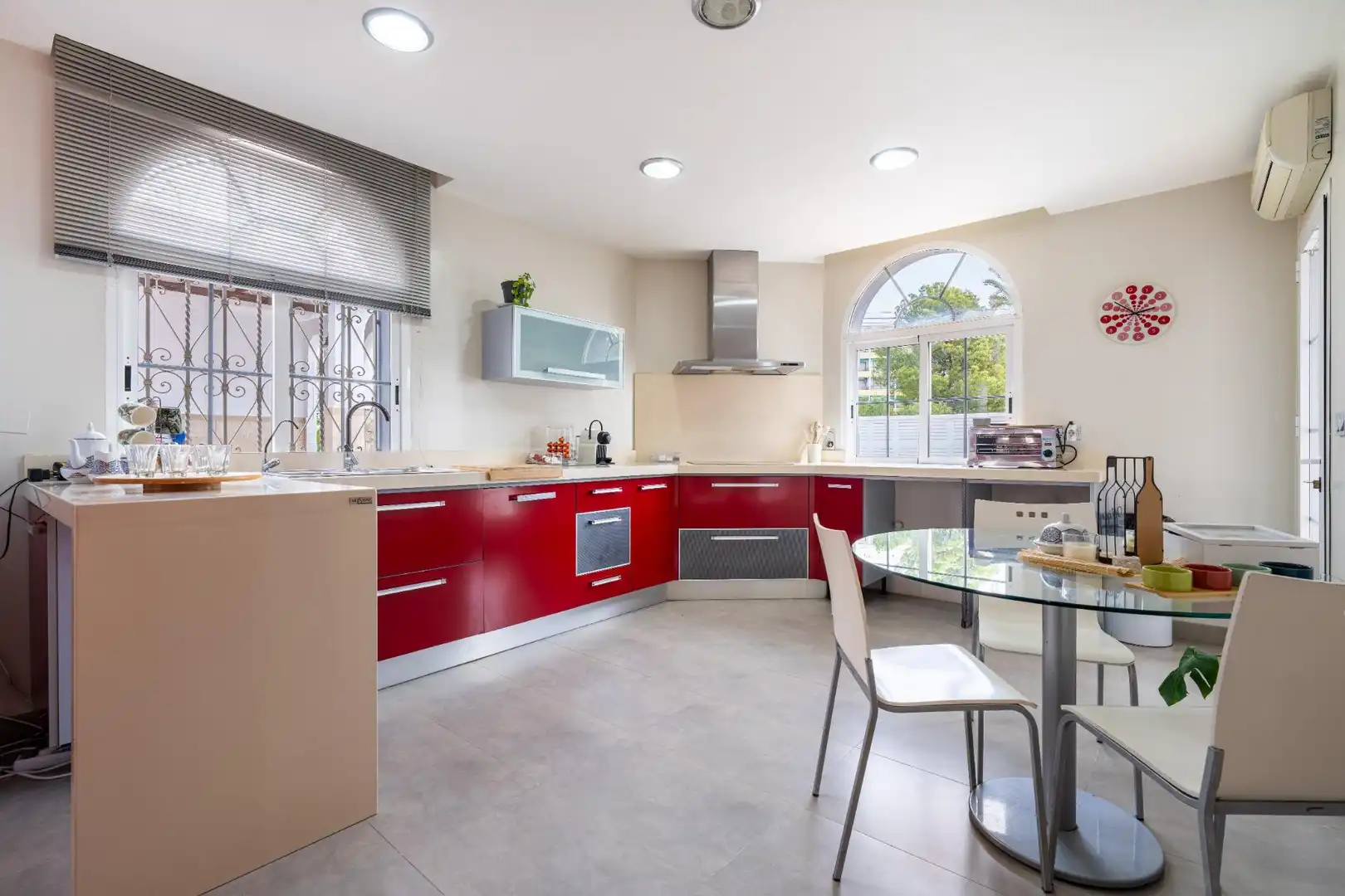 Cocina de Casa o chalet en venta en Roquetas de Mar con Aire acondicionado, Calefacción y Jardín privado