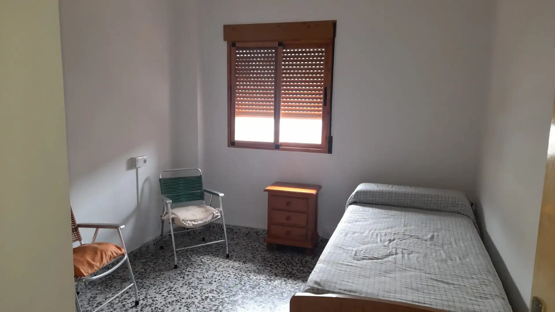 Schlafzimmer von Wohnung zum Verkauf in Torrenueva Costa mit Ofen, Waschmaschine und Balkon