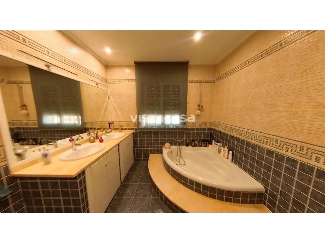 Baño de Casa o chalet en venta en Carmona con Aire acondicionado, Calefacción y Jardín privado