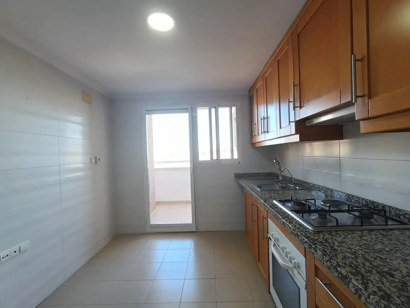 Cocina de Piso en venta en Alicante / Alacant con Aire acondicionado, Jardín privado y Trastero