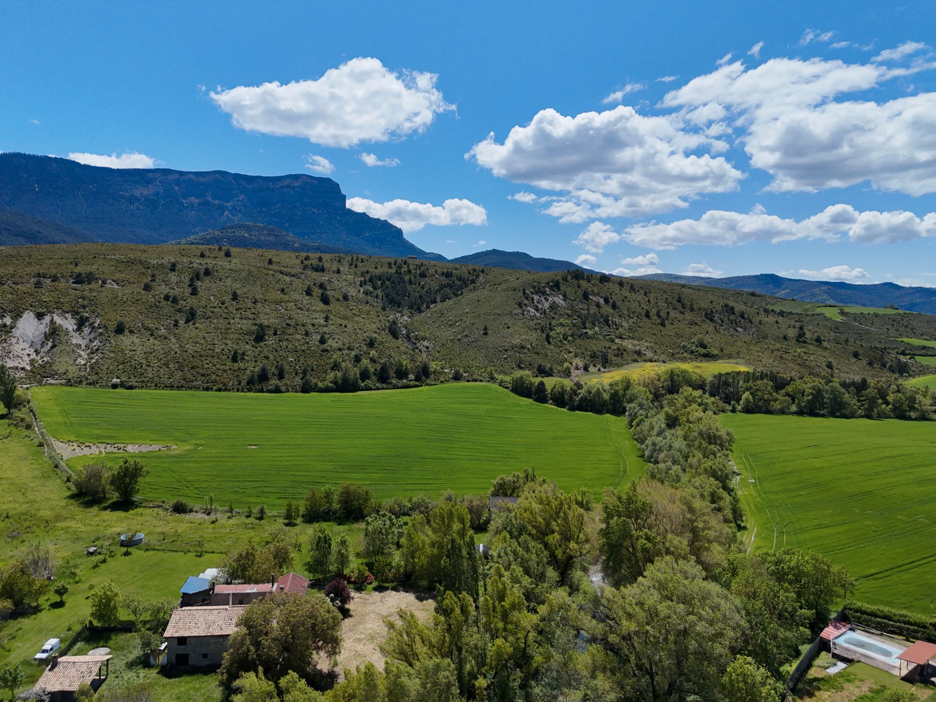 Finca rústica en venda en Jaca amb Calefacció, Jardí privat i Terrassa