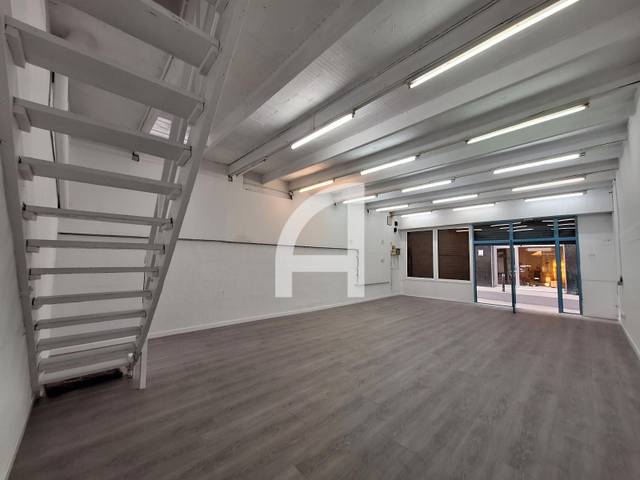 Local comercial en Alquiler en Carrer Ramon y Cajal en Vila de Gràcia