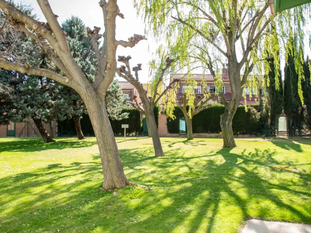 Jardí de Casa adosada en venda en Cuarte de Huerva amb Aire condicionat, Jardí privat i Piscina