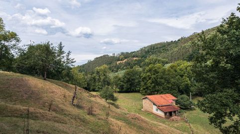 Finca singular de más de 2 hectáreas con cabaña de piedra junto al río en Rasines, immagine 5