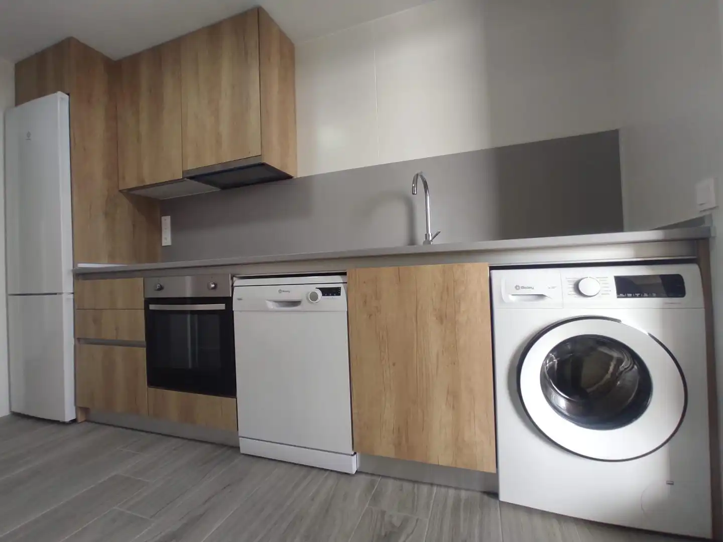 Küche von Wohnung zur Miete in Dos Hermanas mit Klimaanlage, Heizung und Terrasse