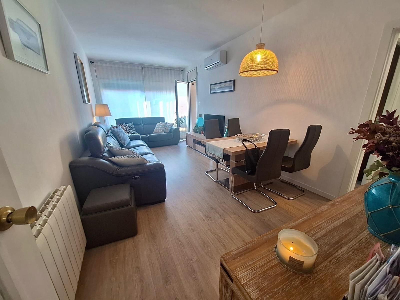 Living room of Flat for sale in Sabadell  with Air Conditioner, Heating and Parquet flooring