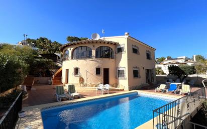 Vista exterior de Casa o xalet en venda en Benitachell / El Poble Nou de Benitatxell amb Calefacció, Piscina i Balcó