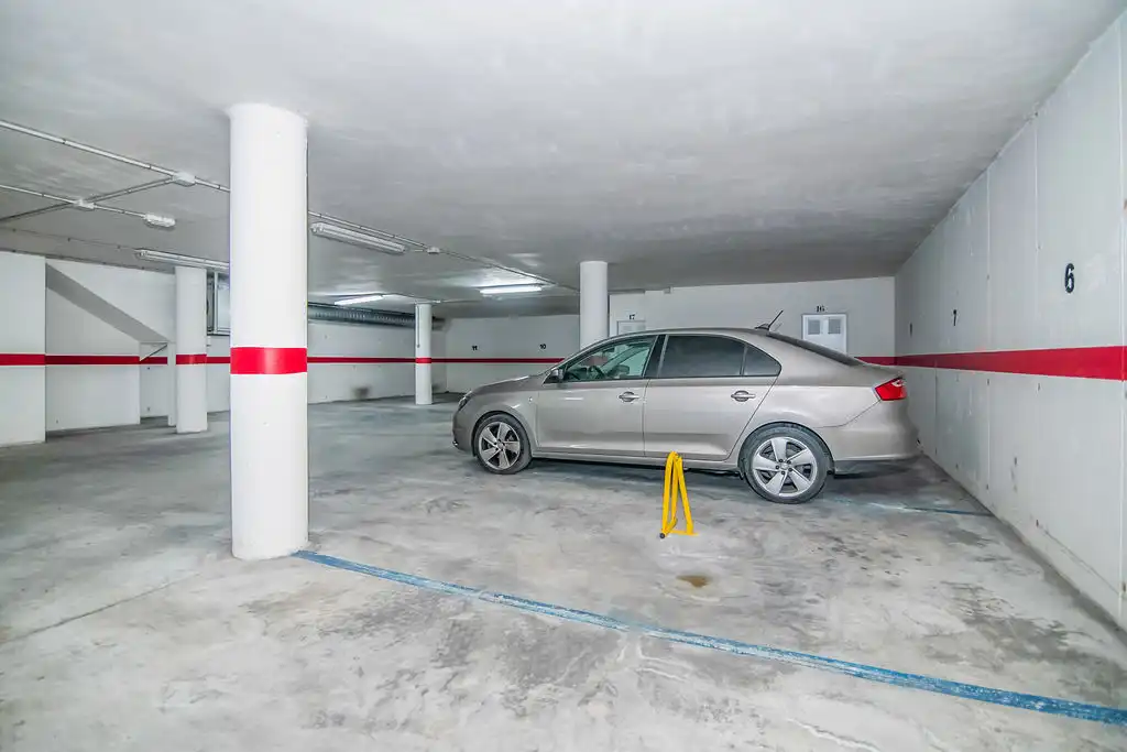 Parkplatz von Garage zum Verkauf in Murcia