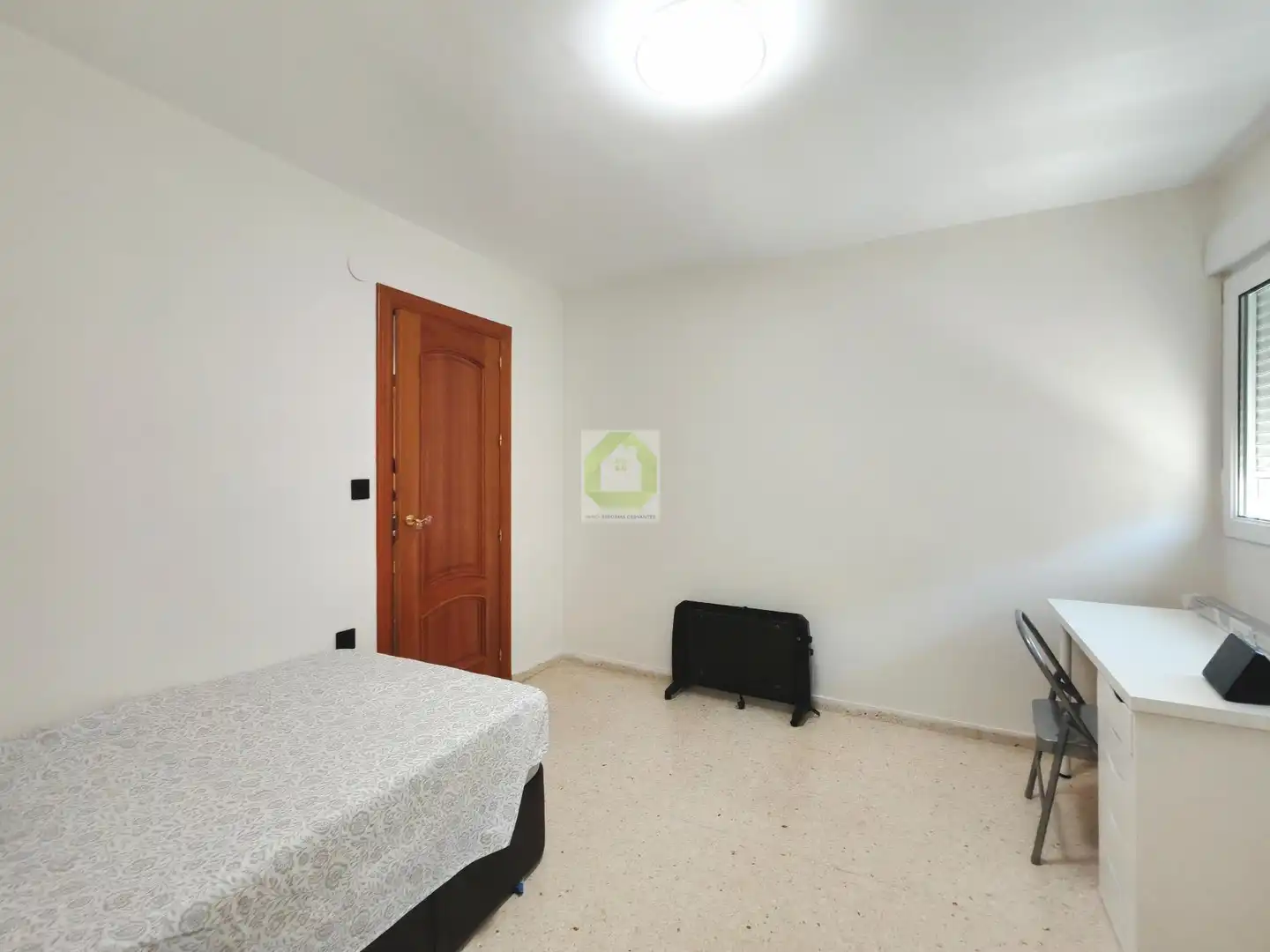 Bedroom of Flat for rent in Granada  with Air Conditioner and Furnished