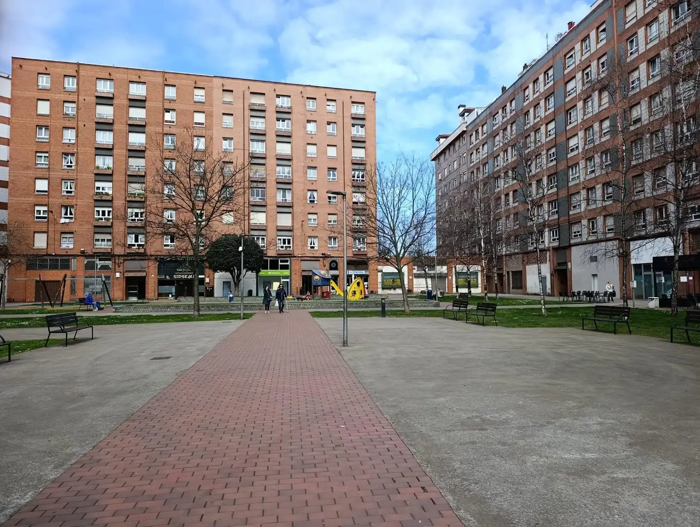 Vista exterior de Àtic en venda en Gijón  amb Aire condicionat, Calefacció i Terrassa