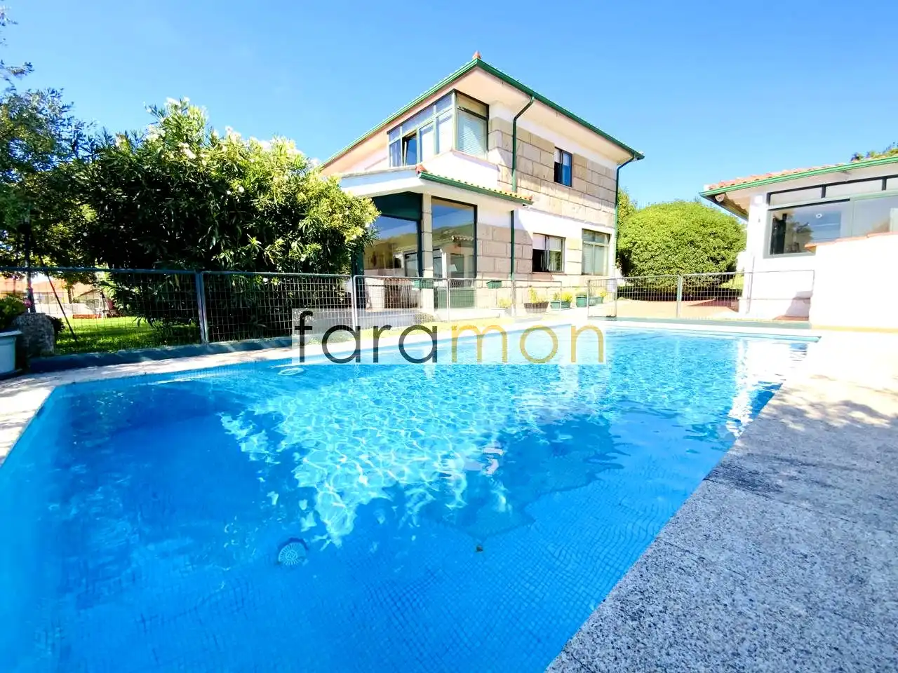 Swimming pool of Houses for sale in Vigo   with Private garden, Parquet flooring and Terrace
