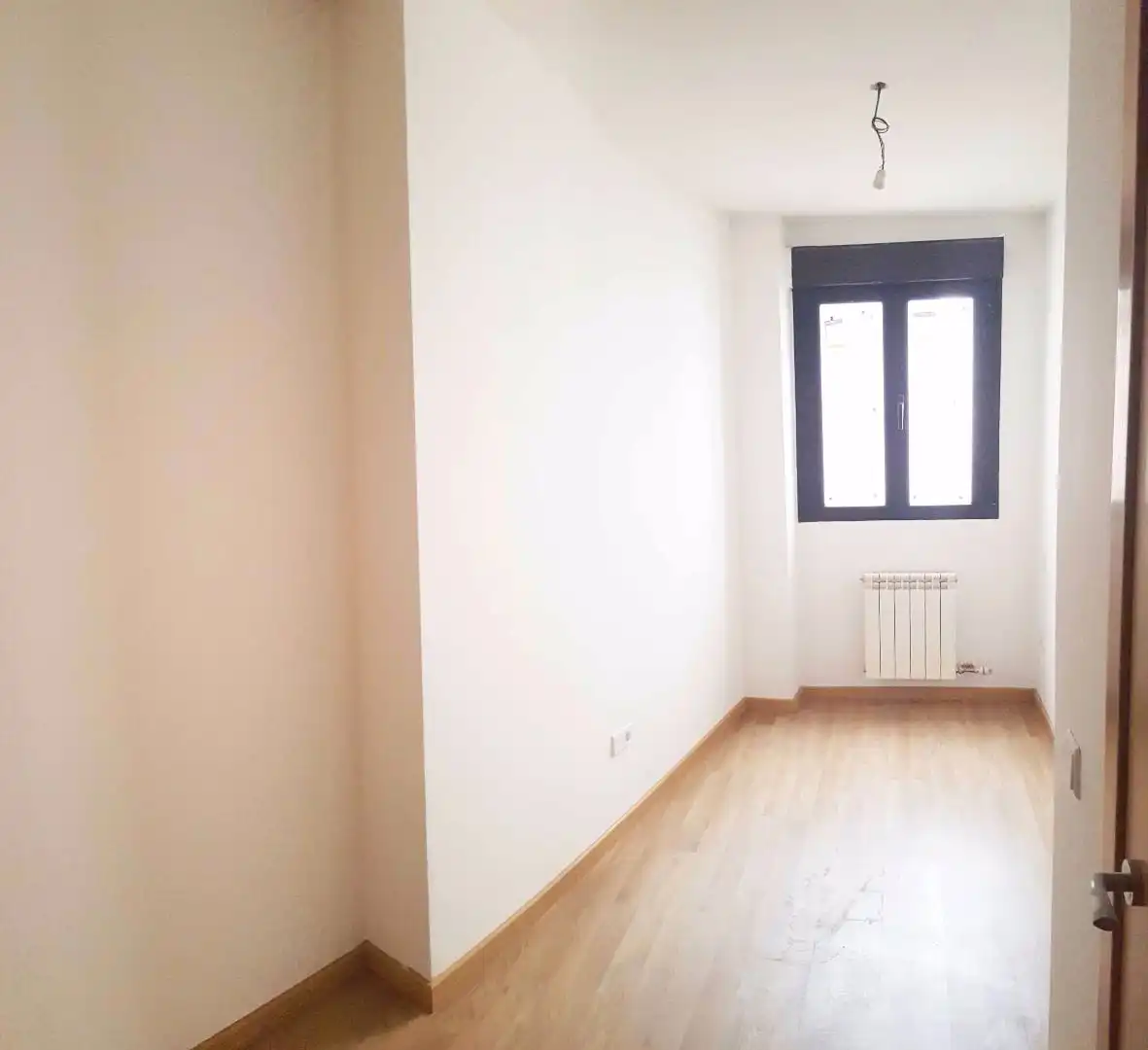 Schlafzimmer von Wohnung zur Miete in Tudela de Duero mit Heizung, Parkett und Abstellraum
