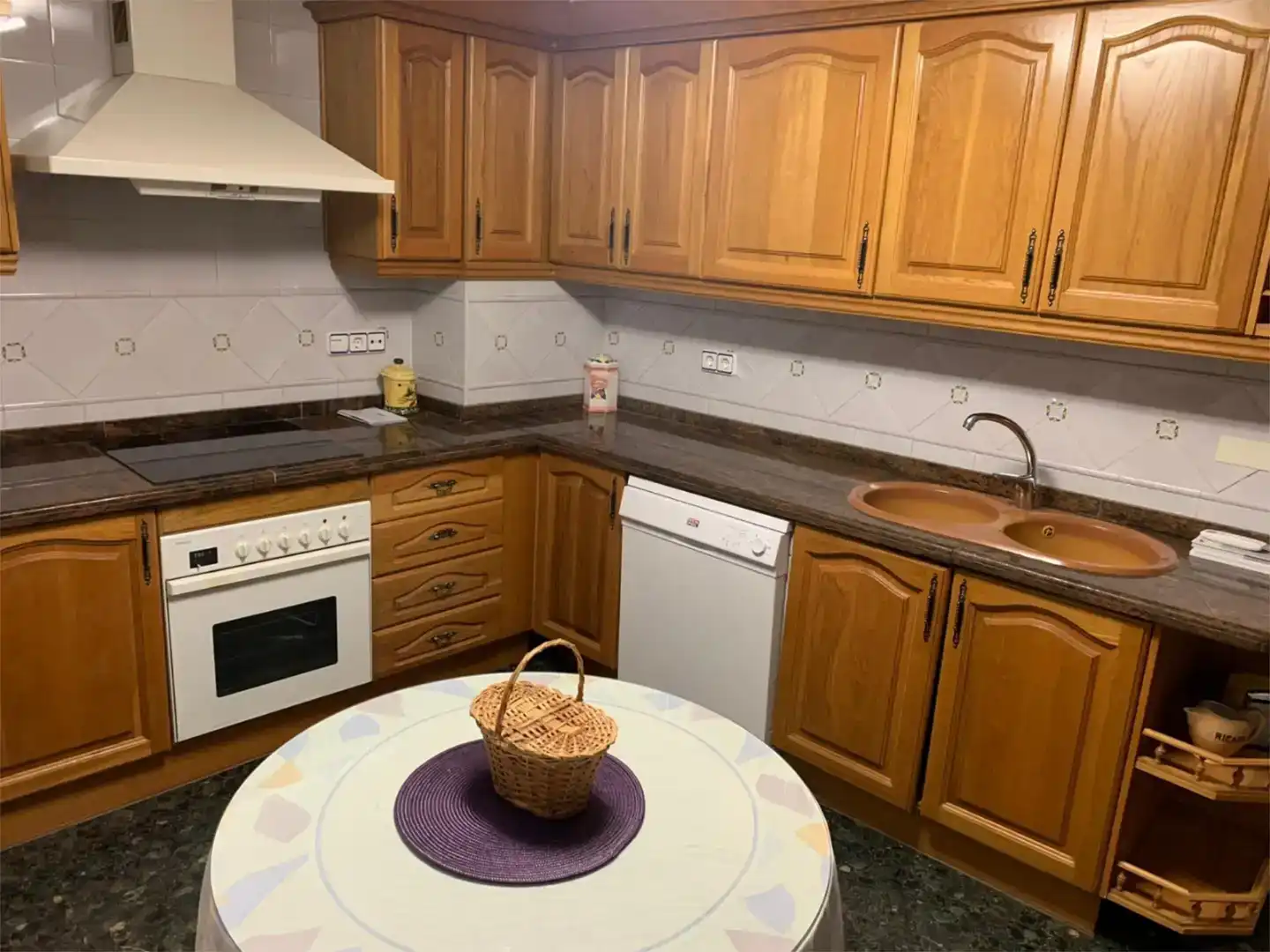 Kitchen of Flat for rent in Villena  with Air Conditioner, Storage room and Furnished