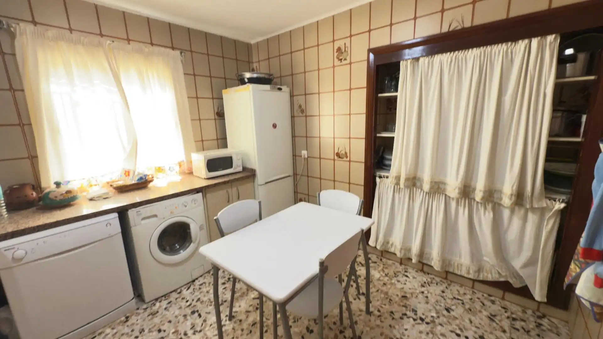 Cuina de Finca rústica en venda en Gibraleón amb Aire condicionat, Jardí privat i Terrassa