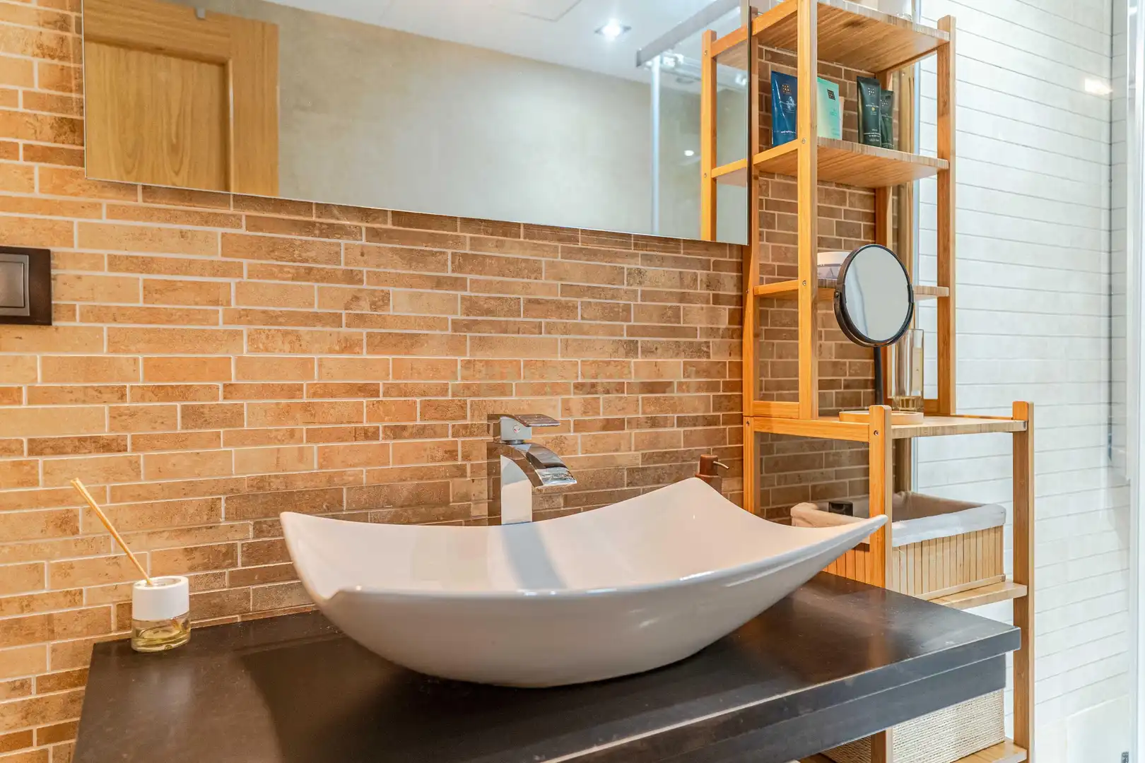 Baño de Apartamento en venta en Albolote con Aire acondicionado, Lavadora y Microondas