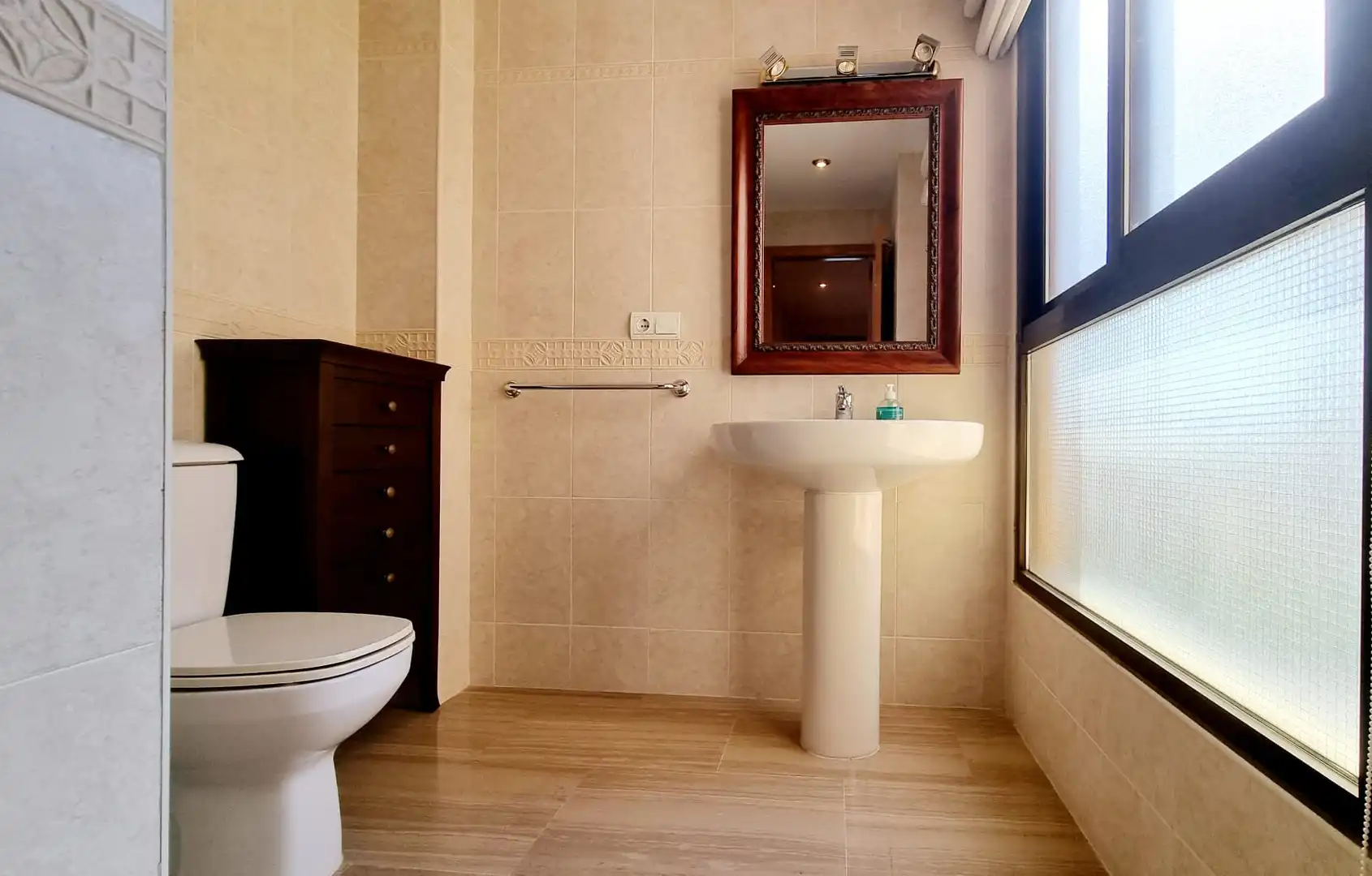 Baño de Ático en venta en Benidorm con Aire acondicionado, Jardín privado y Terraza