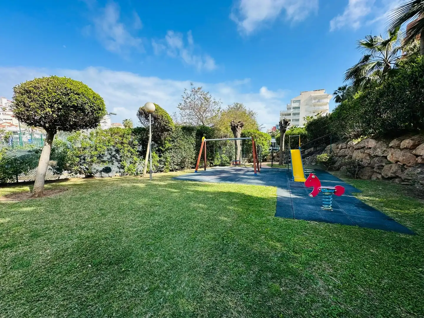 Jardín de Piso en venta en Benalmádena con Aire acondicionado, Jardín privado y Terraza