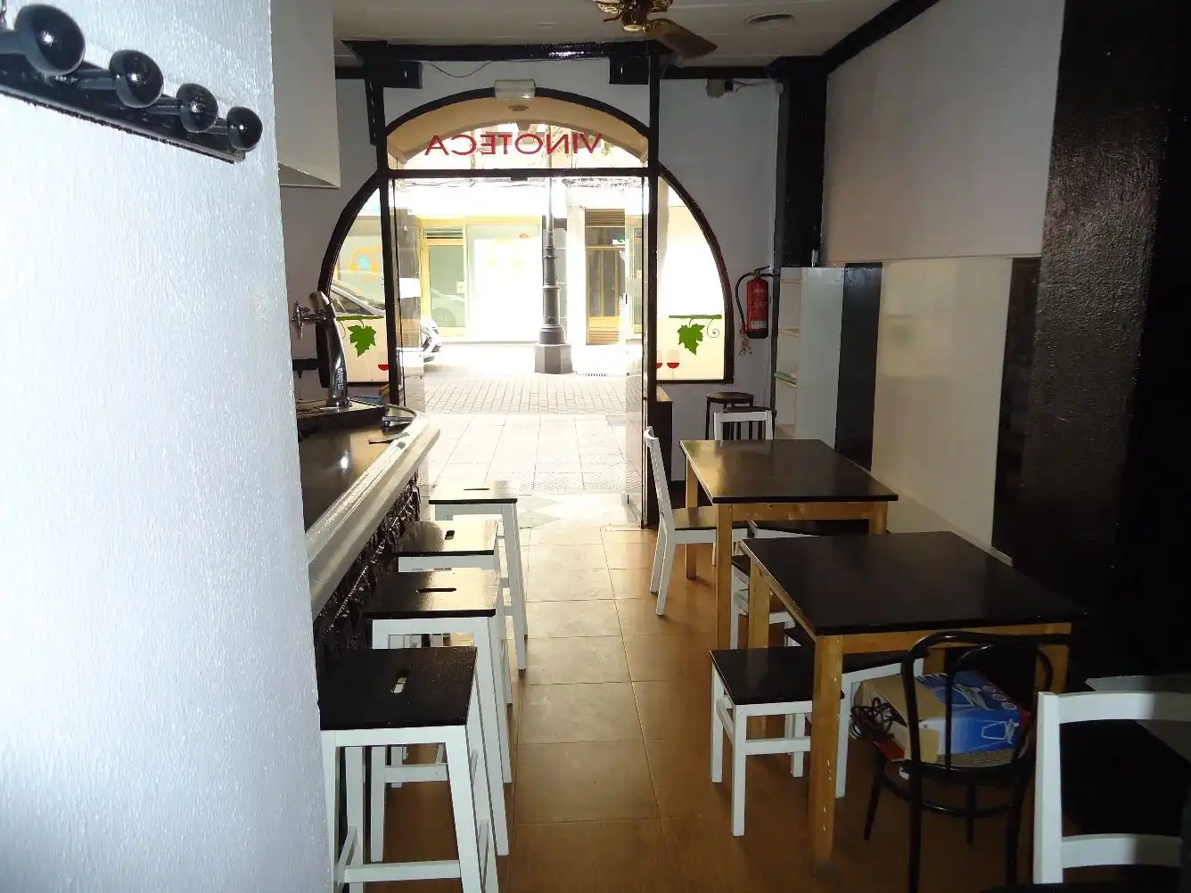 Local comercial de lloguer a Calle de Víctor Sáenz, imagen 4
