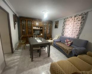 Sala d'estar de Finca rústica en venda en Villamayor de Santiago amb Moblat