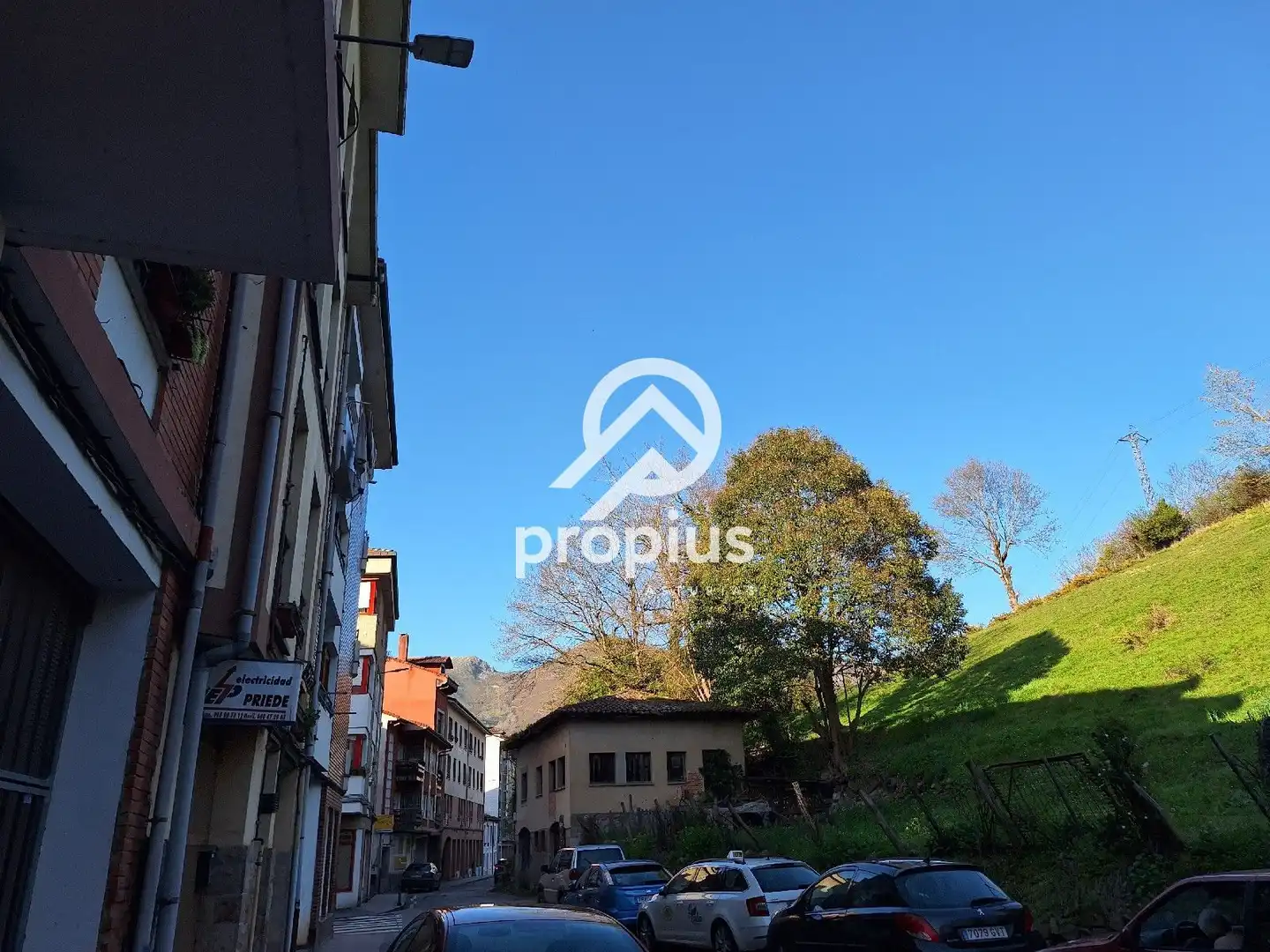 Vista exterior de Piso en venta en Cangas de Onís con Calefacción, Parquet y Trastero
