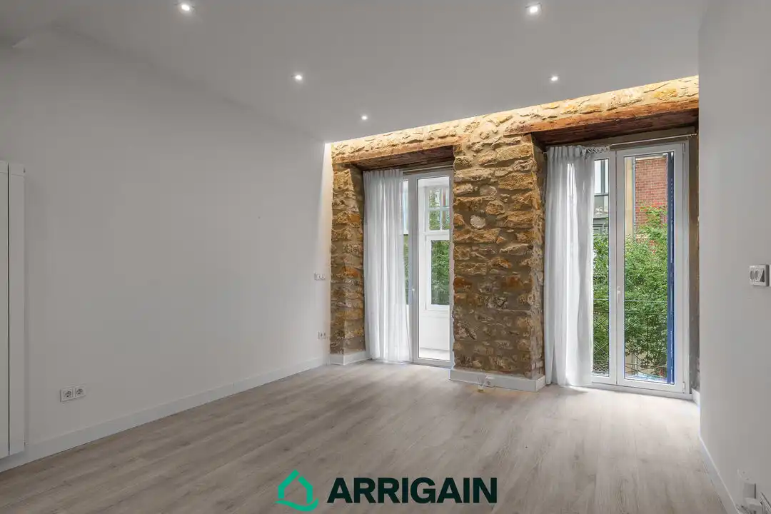 Habitación de Piso en venta en Donostia - San Sebastián  con Calefacción, Terraza y Trastero