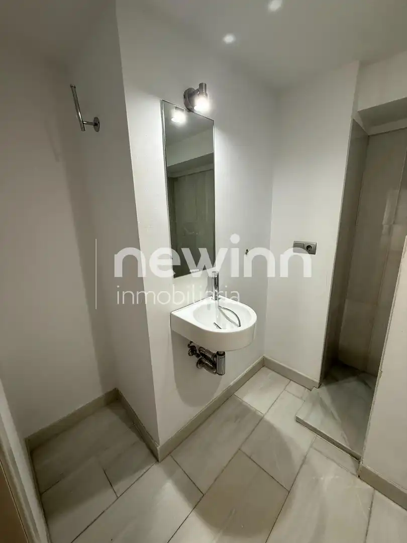 Badezimmer von Maisonette zur Miete in Córdoba mit Klimaanlage und Heizung