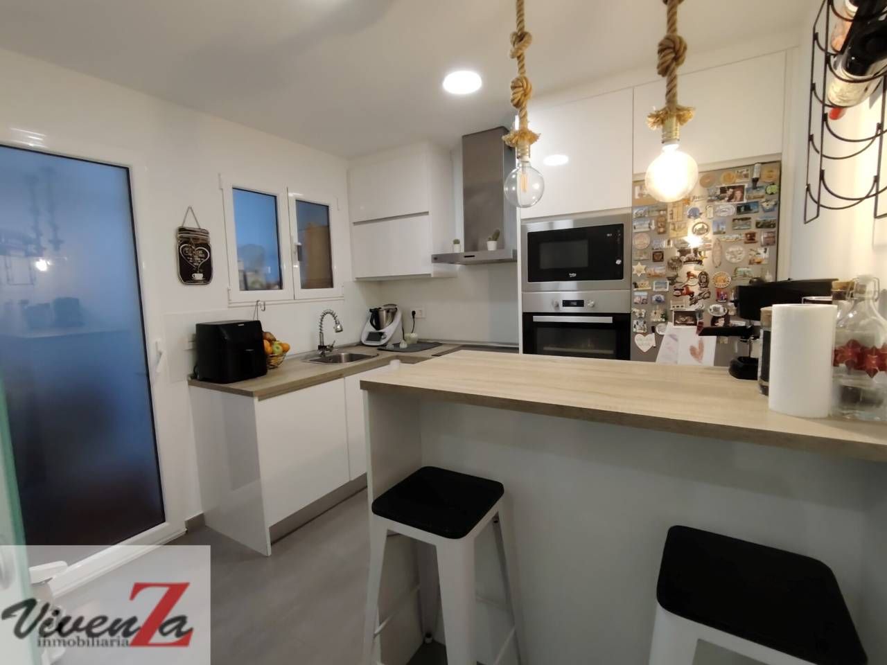 Kitchen of Flat for sale in Zamora Capital   with Heating and Balcony