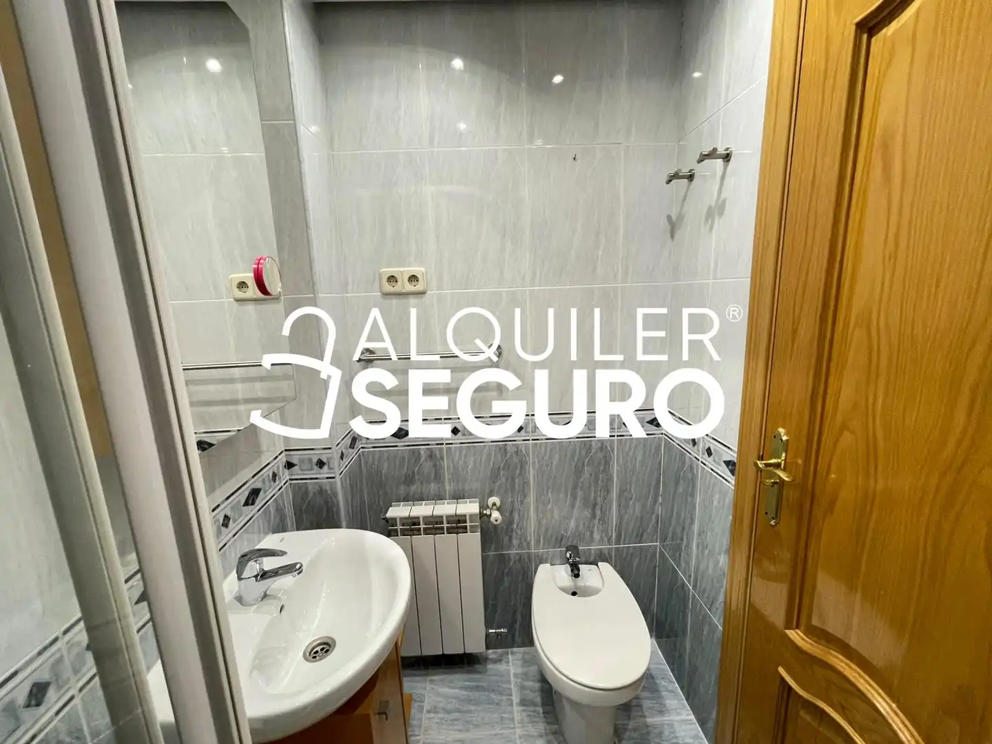 Bany de Pis de lloguer en Madrid amb Aire condicionat, Calefacció i Terrassa