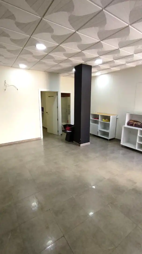 Local de alquiler en Mérida con Amueblado