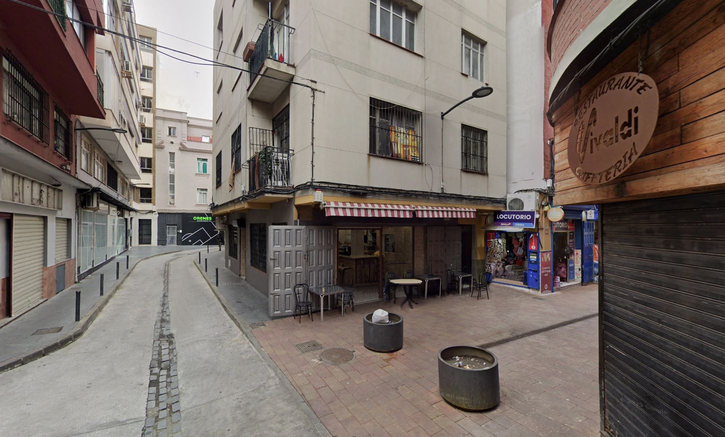 Exterior view of Flat for sale in Algeciras  with Heating