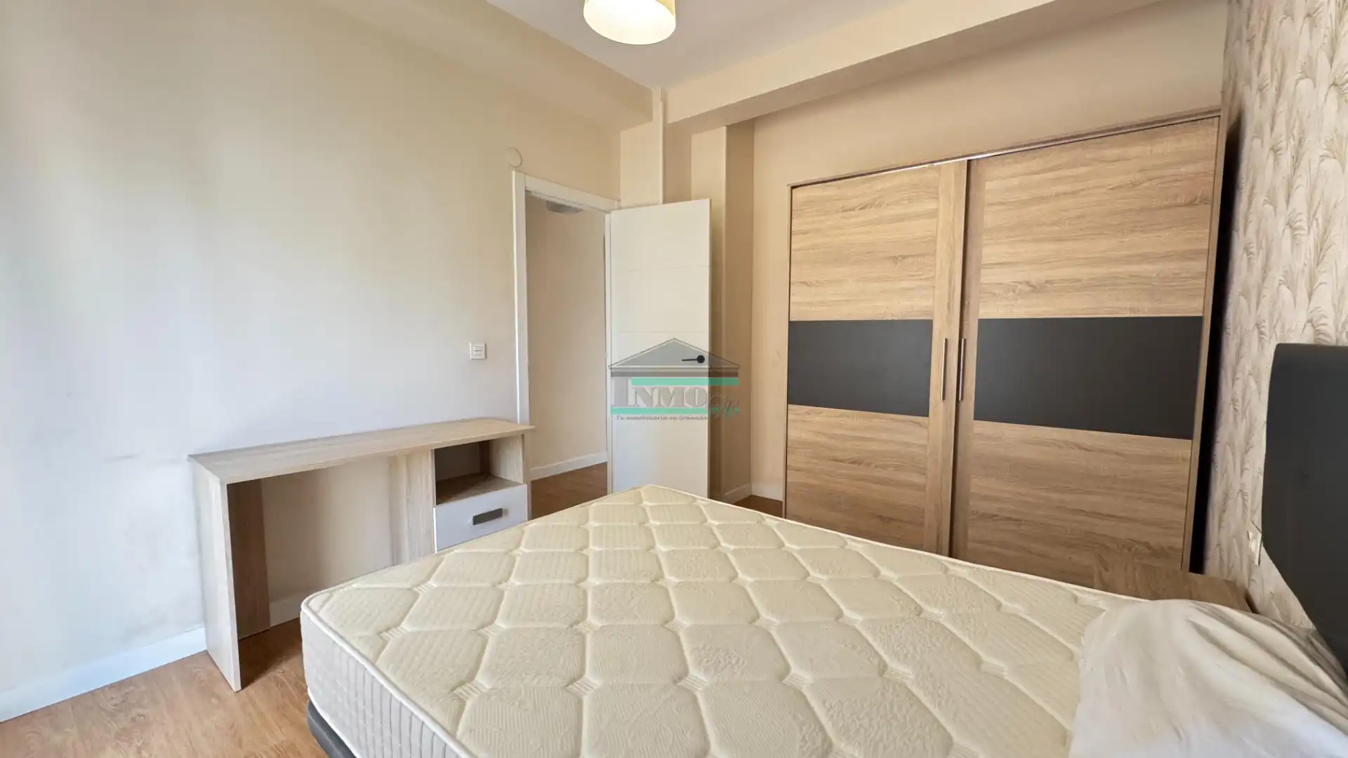 Bedroom of Flat for rent in Granada  with Air Conditioner, Heating and Terrace