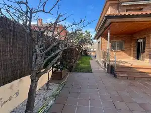 Terrassa de Casa o xalet en venda en Cerdanyola del Vallès amb Aire condicionat, Calefacció i Jardí privat
