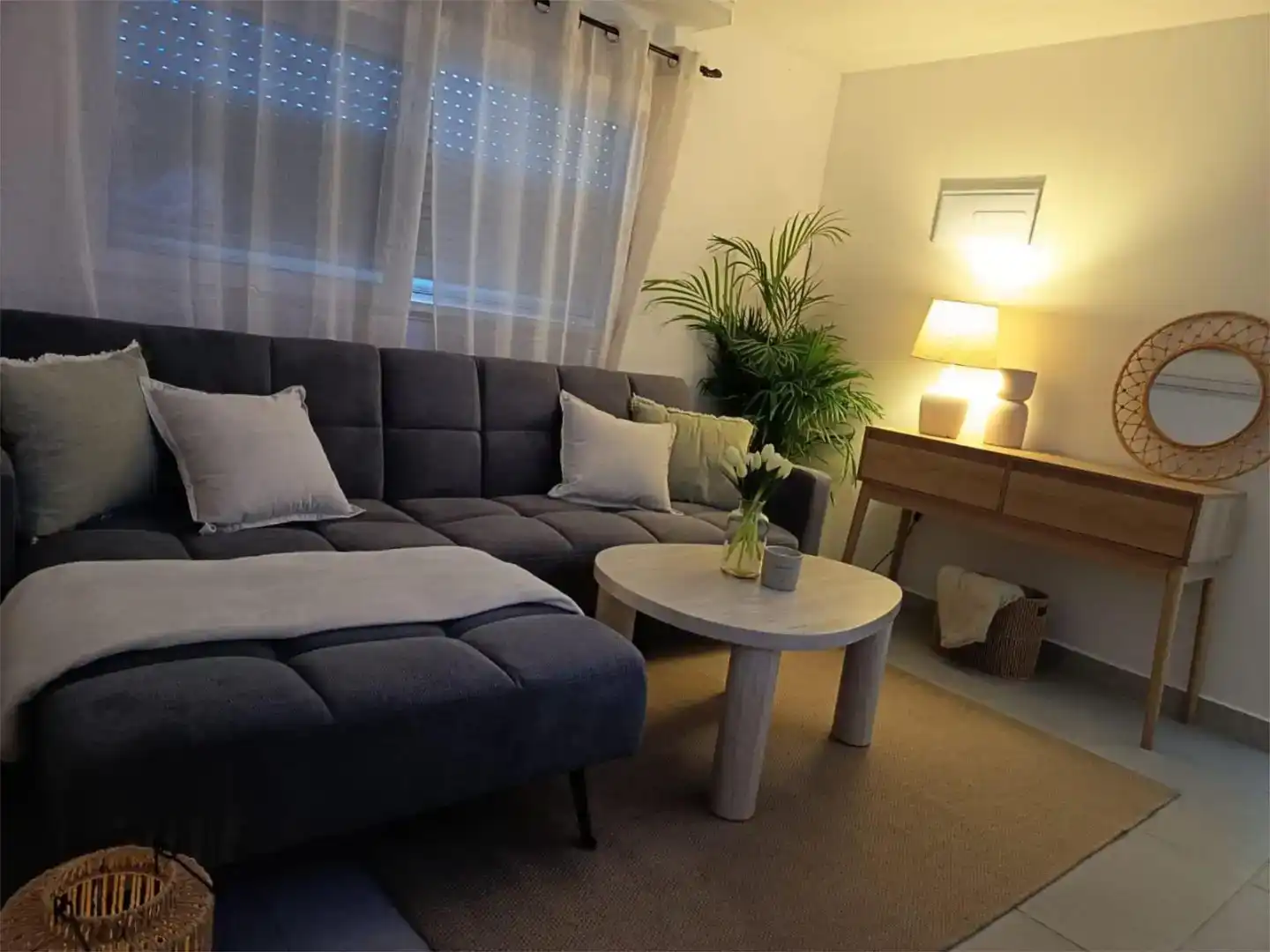 Living room of Flat for rent in Arona  with Air Conditioner, Private garden and Parquet flooring
