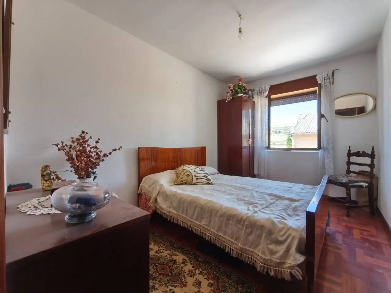 Bedroom of Houses for sale in Pedrosa de Río Úrbel  with Heating and Parquet flooring