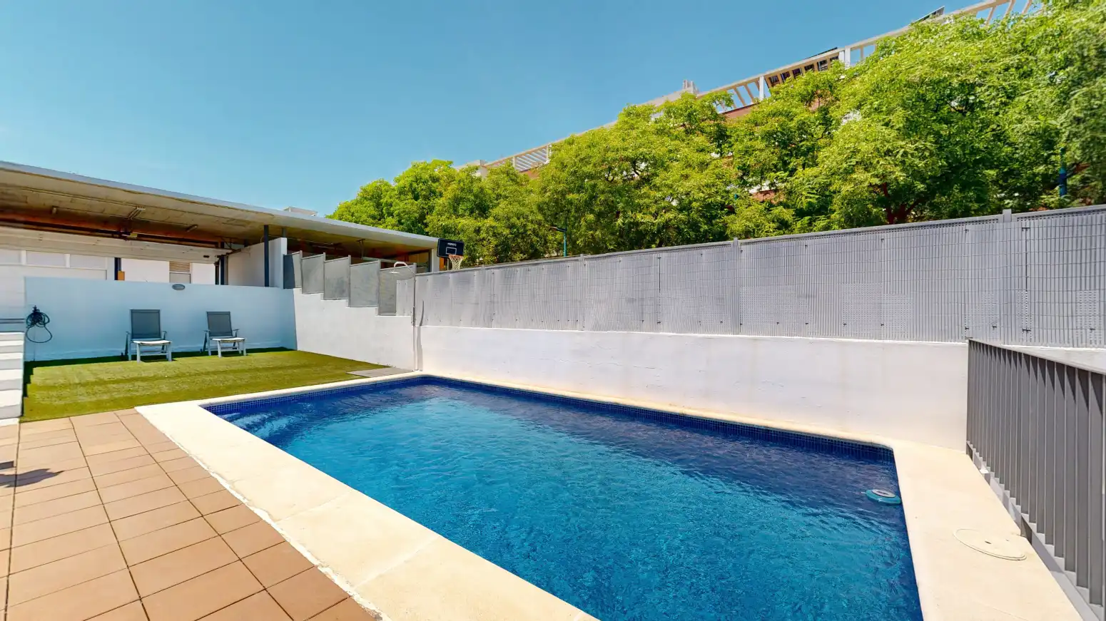 Piscina de Casa adosada en venda en Torrent amb Aire condicionat, Calefacció i Parquet