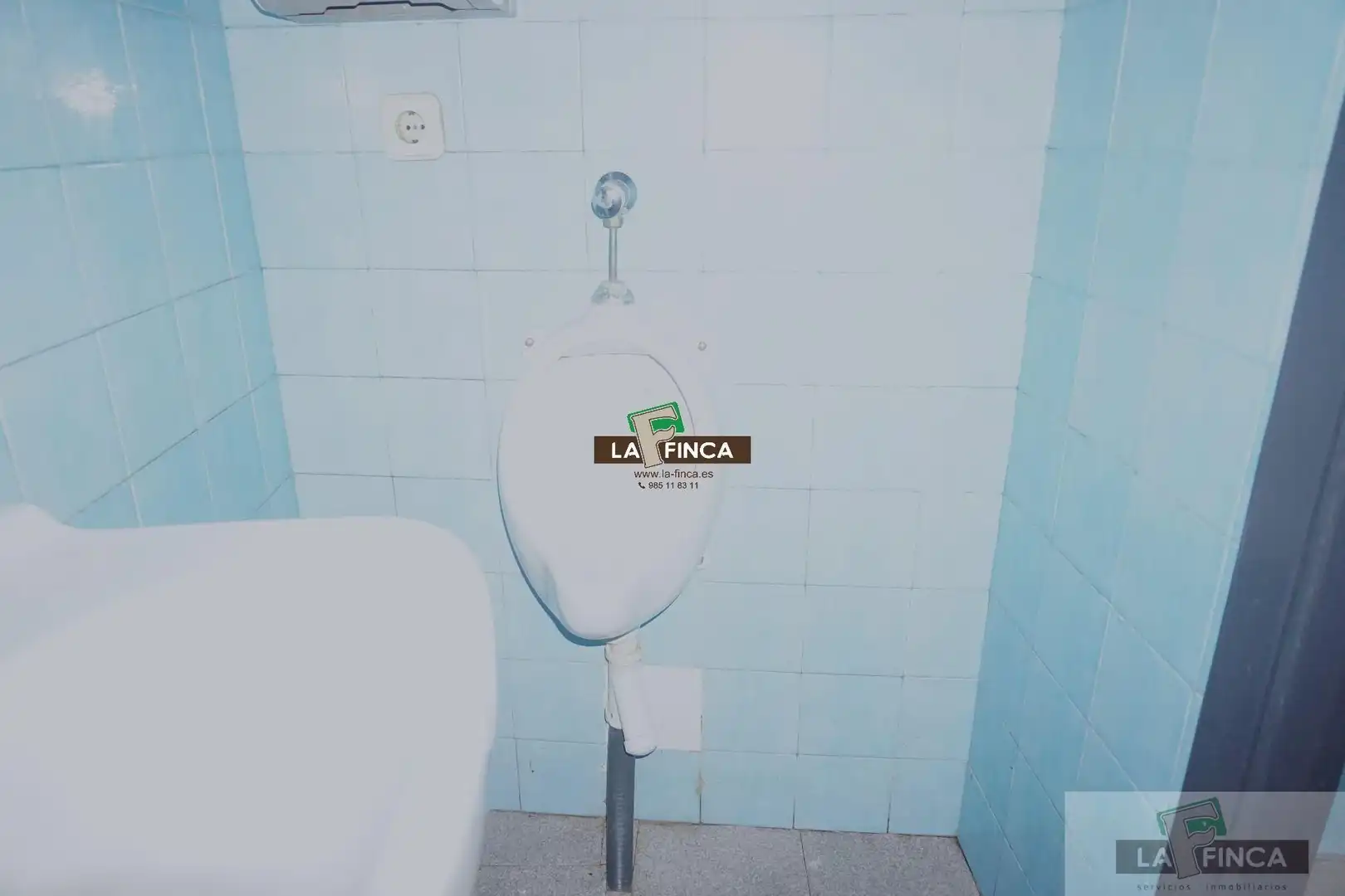 Bathroom of Commercial properties for rent in Oviedo 