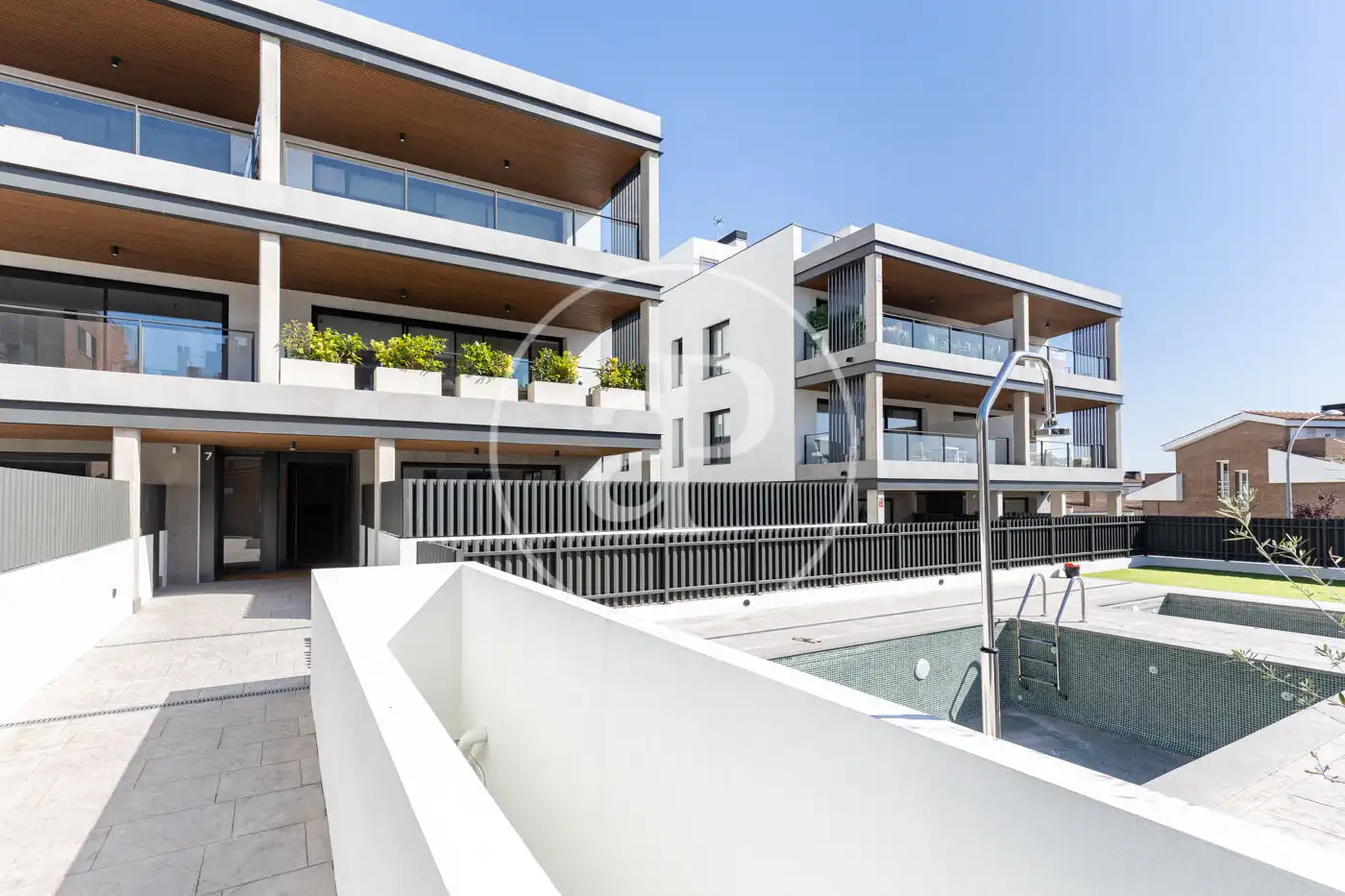Außenansicht von Wohnung zum Verkauf in Sant Cugat del Vallès mit Klimaanlage, Heizung und Privatgarten