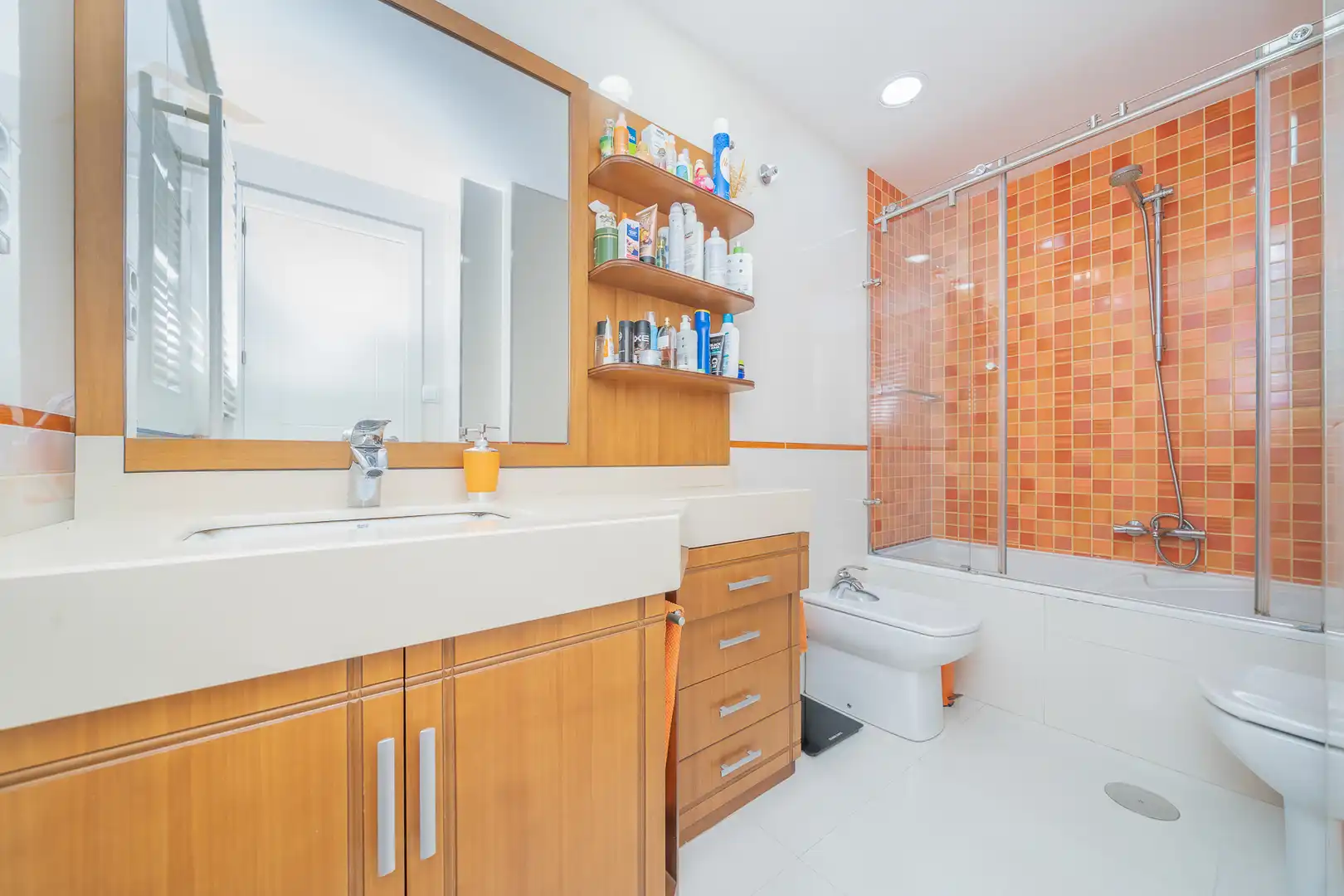 Bathroom of Flat for sale in Pozuelo de Alarcón  with Air Conditioner, Heating and Storage room