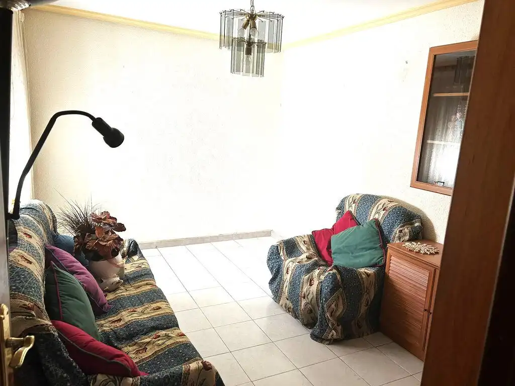 Sala d'estar de Apartament en venda en Zaragoza amb Forn i Rentadora