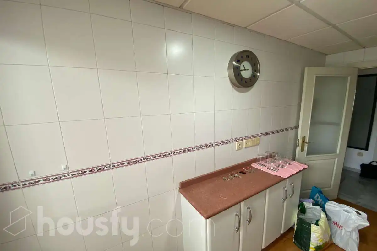 Küche von Wohnung zur Miete in Sevilla mit Klimaanlage, Heizung und Terrasse