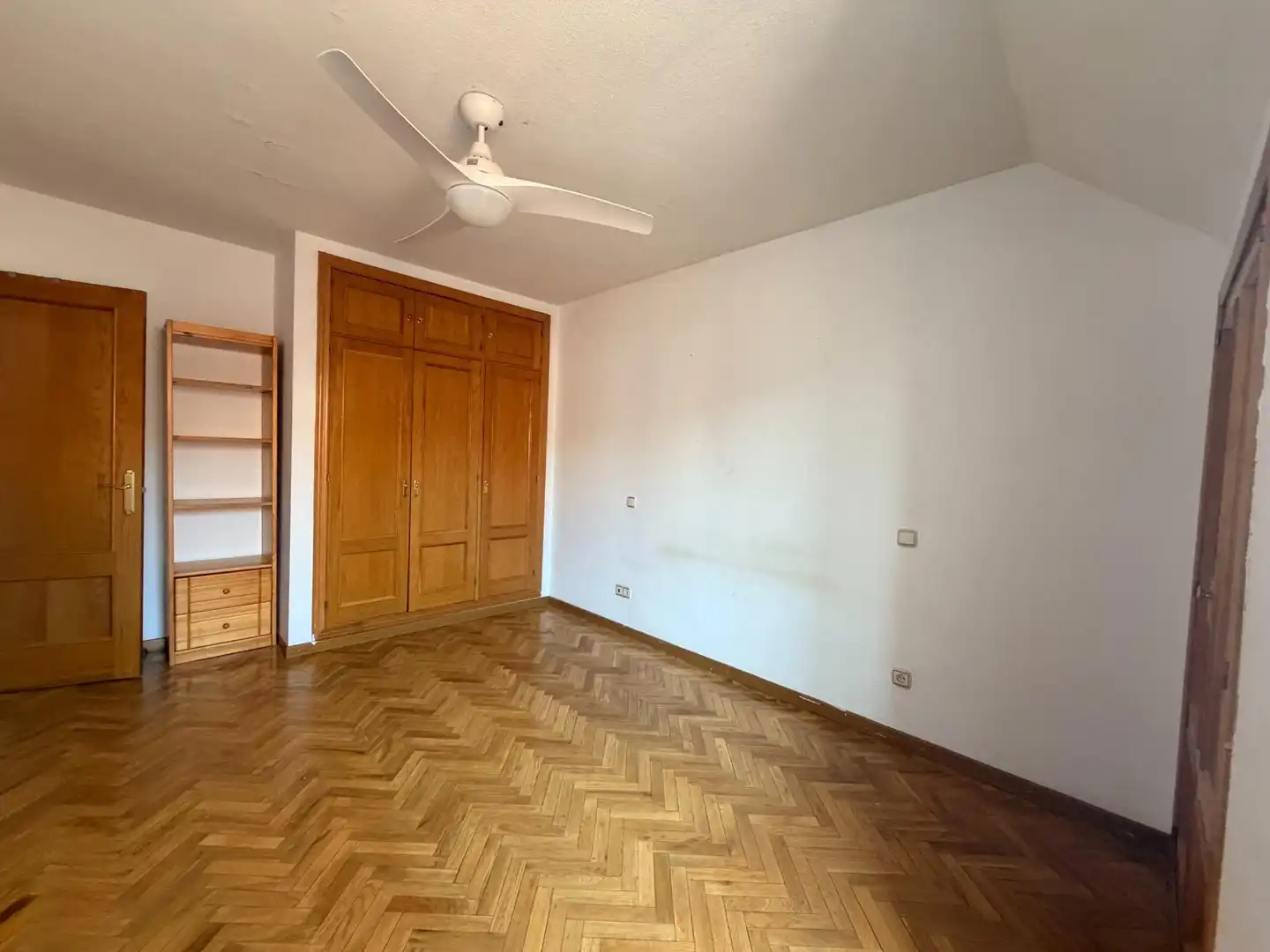 Habitación de Dúplex en venta en Collado Villalba con Calefacción, Parquet y Terraza