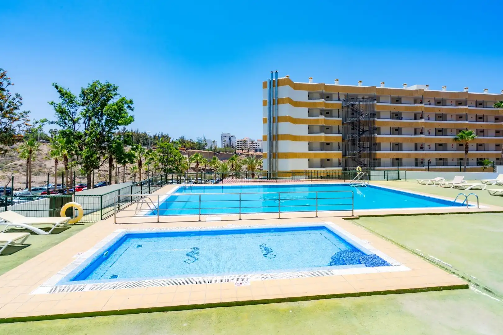 Piscina de Pis en venda en Adeje amb Piscina comunitària